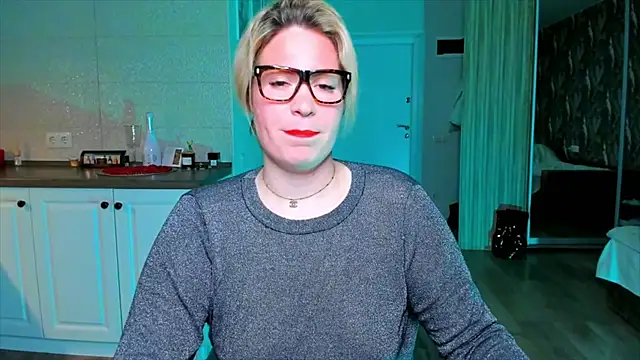 HotTiffani online show from February 6, 2026, 2:29 am