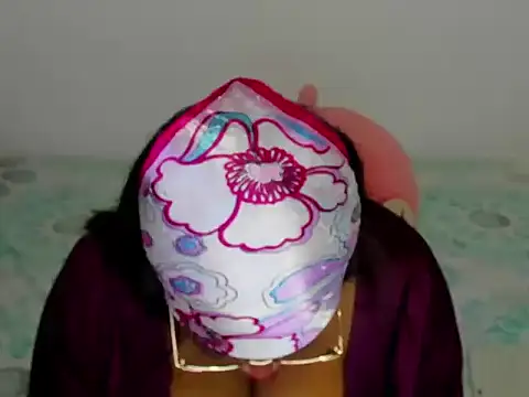 Snapshot of NinaGrey_ chatting on February 14, 2026, 12:22 am NinaGrey online show from February 14, 2026, 12:22 am