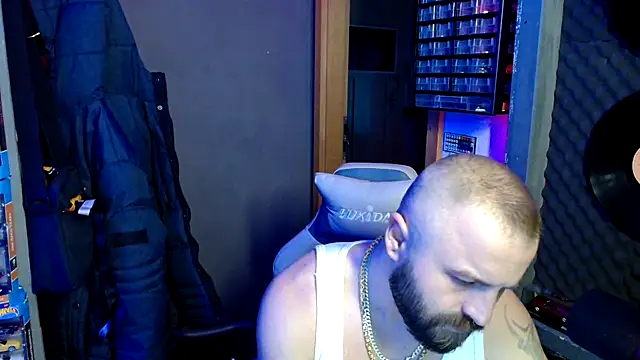 Snapshot of maik808888 chatting on March 3, 2026, 2:35 pm maik808888 online show from March 3, 2026, 2:35 pm