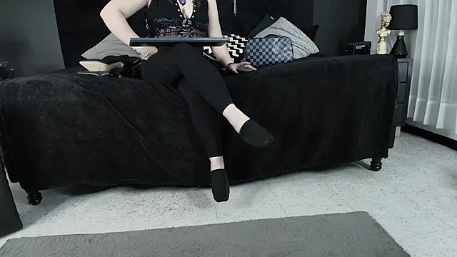  Jade 16 online show from October 30, 2025, 11:52 am