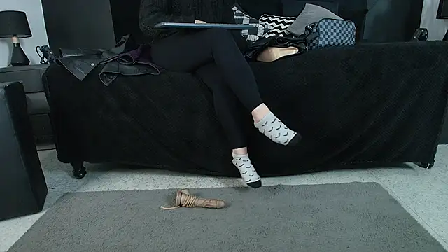  Jade 16 online show from October 1, 2025, 11:47 am