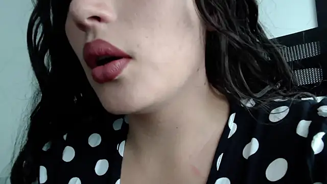 Snapshot of Honey_Aynur20 chatting on February 2, 2025, 3:49 pm Honey Aynur20 online show from February 2, 2025, 3:49 pm