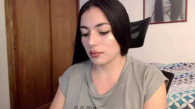 Snapshot of Honey_Aynur20 chatting on October 2, 2025, 7:17 pm Honey Aynur20 online show from October 2, 2025, 7:17 pm