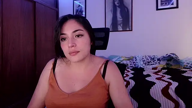 Snapshot of Honey_Aynur20 chatting on October 16, 2025, 9:56 pm Honey Aynur20 online show from October 16, 2025, 9:56 pm