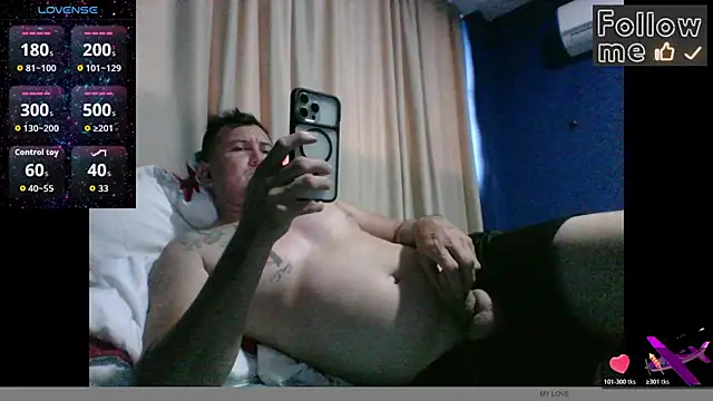 Snapshot of xavier_1988 chatting on July 31, 2026, 10:18 pm xavier 1988 online show from July 31, 2026, 10:18 pm