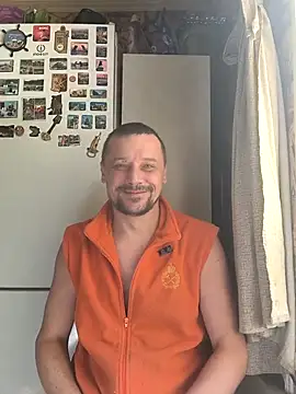 Snapshot of DanielOhCool chatting on September 15, 2025, 8:04 am DanielOhCool online show from September 15, 2025, 8:04 am