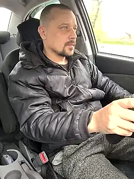 DanielOhCool online show from April 15, 2026, 10:10 am