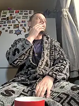 Snapshot of DanielOhCool chatting on February 18, 2026, 8:00 am DanielOhCool online show from February 18, 2026, 8:00 am