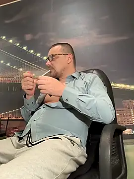 Snapshot of DanielOhCool chatting on February 28, 2025, 9:23 pm DanielOhCool online show from February 28, 2025, 9:23 pm