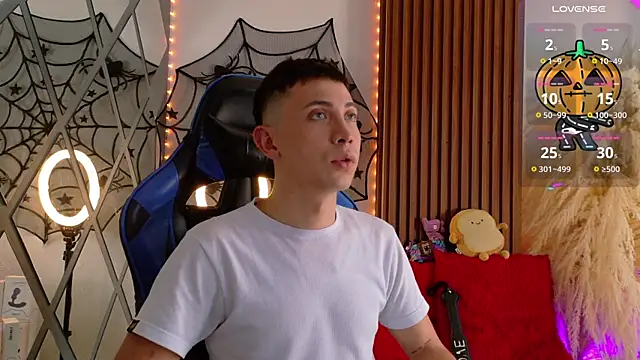 Chris Bennett online show from October 6, 2025, 6:08 pm