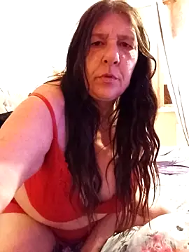 Leanne43 online show from May 5, 2026, 12:35 am