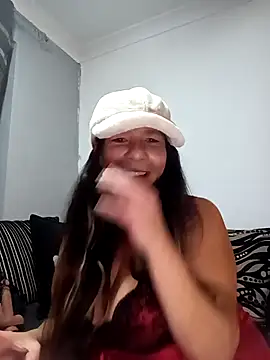 Leanne43 online show from November 29, 2025, 4:18 pm