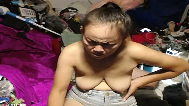 1CuteAndSexy69 online show from June 24, 2026, 7:07 am