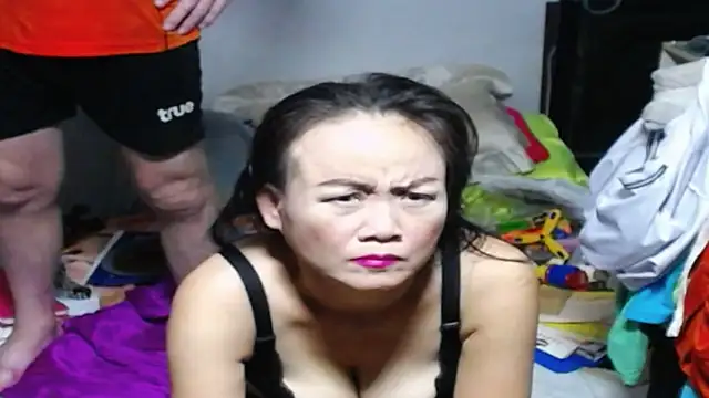 1CuteAndSexy69 online show from October 31, 2025, 5:20 pm