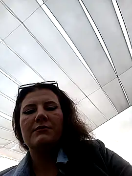 LizaCakes online show from September 19, 2025, 3:38 pm