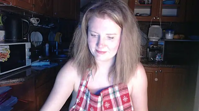 LizaCakes online show from March 18, 2025, 5:23 pm