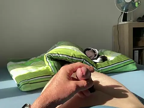 Red83boy online show from September 14, 2025, 9:53 am