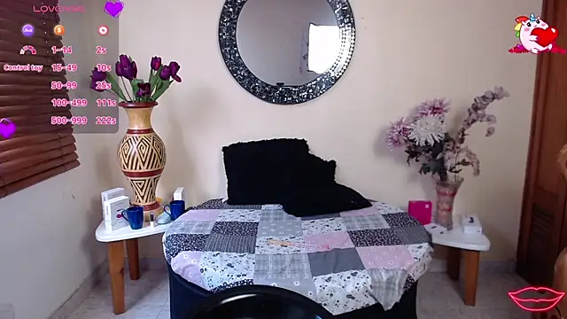 NicoleSantana online show from February 28, 2026, 7:13 pm