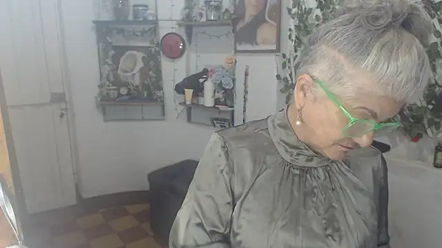 FunnyGrandma online show from July 24, 2026, 1:23 am