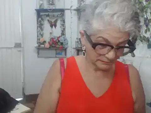 Snapshot of FunnyGrandma chatting on January 30, 2025, 9:58 pm FunnyGrandma online show from January 30, 2025, 9:58 pm