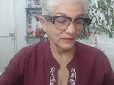 Snapshot of FunnyGrandma chatting on January 19, 2025, 1:43 am FunnyGrandma online show from January 19, 2025, 1:43 am