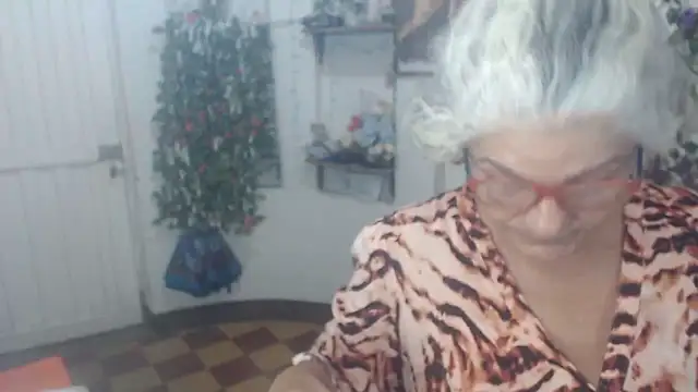 FunnyGrandma online show from November 21, 2025, 1:15 am