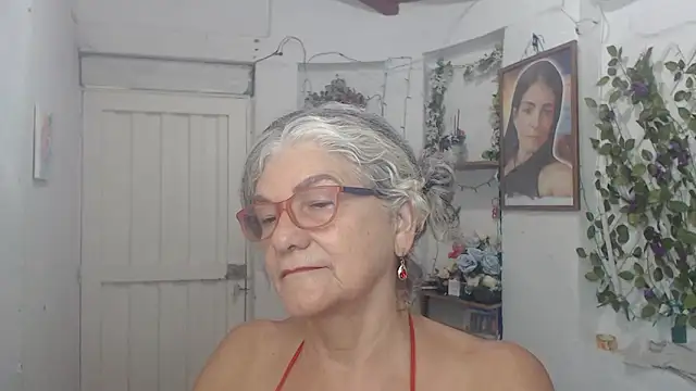 Snapshot of FunnyGrandma chatting on September 24, 2025, 2:07 am FunnyGrandma online show from September 24, 2025, 2:07 am