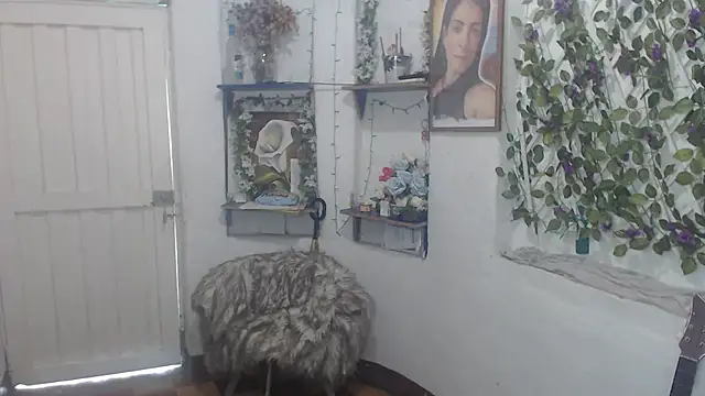Snapshot of FunnyGrandma chatting on October 11, 2025, 7:48 pm FunnyGrandma online show from October 11, 2025, 7:48 pm