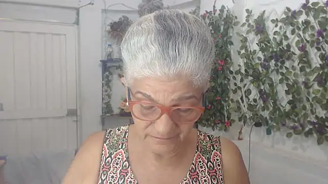 Snapshot of FunnyGrandma chatting on February 15, 2025, 2:04 am FunnyGrandma online show from February 15, 2025, 2:04 am