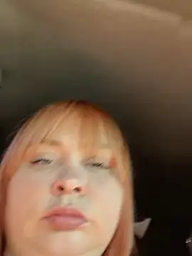 Snapshot of Model9798 chatting on April 13, 2026, 6:39 am Model9798 online show from April 13, 2026, 6:39 am