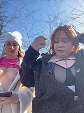 Snapshot of Model9798 chatting on March 5, 2026, 8:44 am Model9798 online show from March 5, 2026, 8:44 am