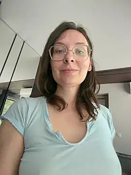 The Snowwhitee online show from June 18, 2026, 8:46 am