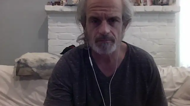 readyforfunxxx online show from September 15, 2025, 3:23 pm