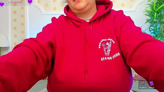 AleshaArabian online show from April 14, 2026, 4:06 am