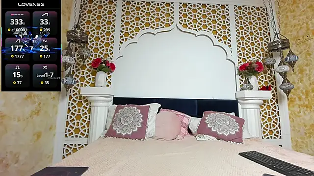 Snapshot of AleshaArabian chatting on December 22, 2025, 5:18 am AleshaArabian online show from December 22, 2025, 5:18 am