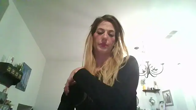 Snapshot of Rhodesxox chatting on October 31, 2025, 5:48 am Rhodesxox online show from October 31, 2025, 5:48 am