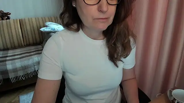 lauraoven online show from March 27, 2026, 10:27 am