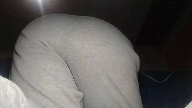 Snapshot of prettyangelsquirt chatting on February 13, 2026, 2:11 am prettyangelsquirt online show from February 13, 2026, 2:11 am