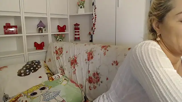 Snapshot of spell_of_love chatting on April 2, 2026, 7:42 pm spell of love online show from April 2, 2026, 7:42 pm