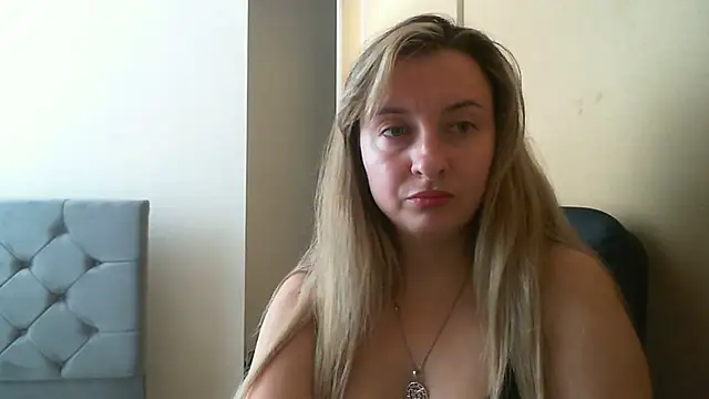 SusanCurt online show from November 9, 2025, 10:19 am