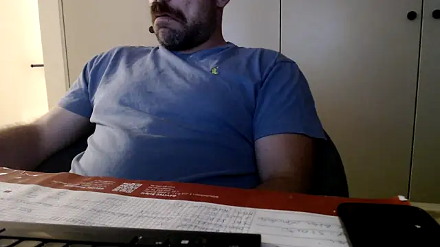 Snapshot of mrbigballs chatting on June 3, 2026, 8:24 pm mrbigballs online show from June 3, 2026, 8:24 pm