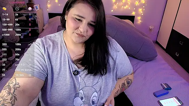 naughtykiss online show from April 18, 2026, 10:28 am