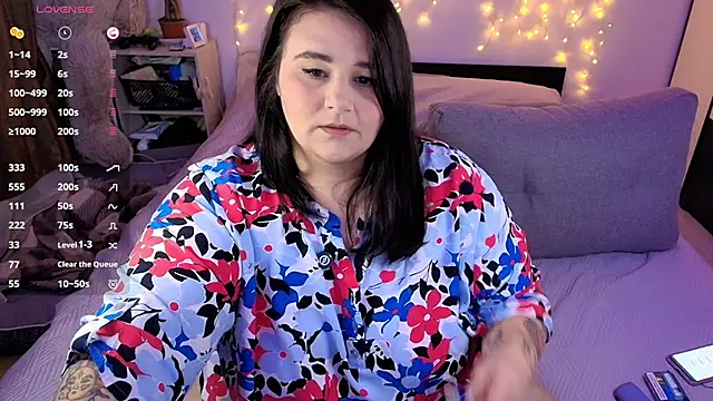 naughtykiss online show from April 19, 2026, 4:13 am