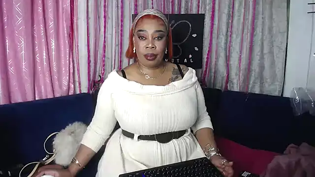 crystalbxx online show from April 4, 2026, 12:50 am