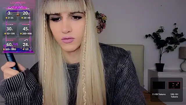 Snapshot of HelenSpellman chatting on December 11, 2024, 5:32 am HelenSpellman online show from December 11, 2024, 5:32 am