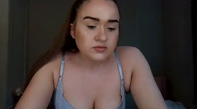 Snapshot of avajade chatting on February 25, 2025, 12:27 pm avajade online show from February 25, 2025, 12:27 pm