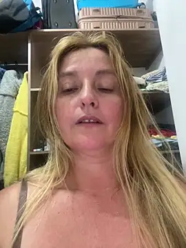 moniquerainx online show from March 28, 2026, 3:18 am