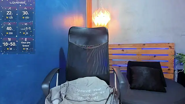 niky doll  online show from October 30, 2025, 1:31 pm