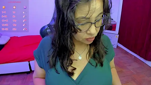 Snapshot of esmeralda_milf chatting on May 16, 2026, 7:24 pm esmeralda milf online show from May 16, 2026, 7:24 pm