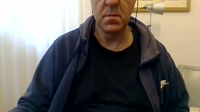 ANONIMO7735 online show from May 16, 2026, 4:44 am